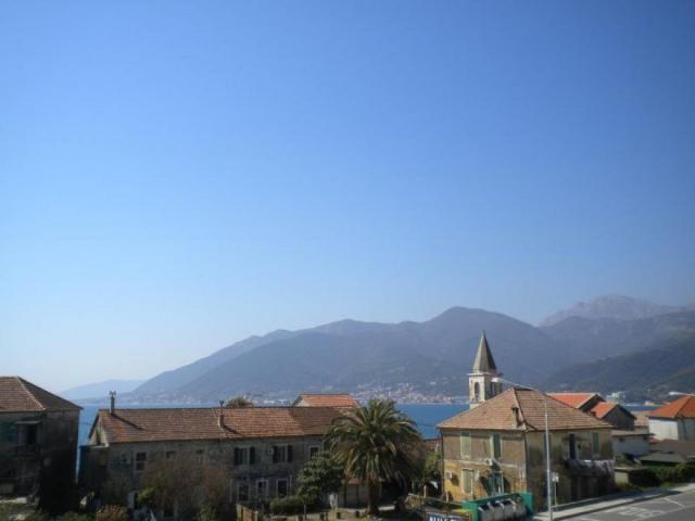 Renting One-Bedroom Apartment in Tivat
