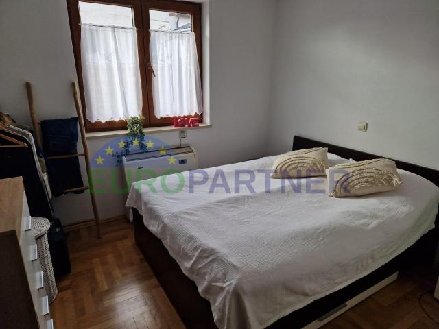 A beautiful apartment with a garden in the center of Tara