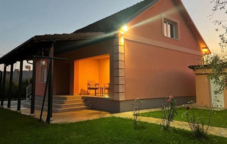 Prodaje se kuća u Prijevoru, Čačak