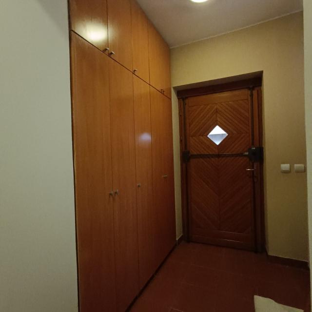 VOZDOVAC VOJVODE  VLAHOVICA 219m2 , T , 1200e