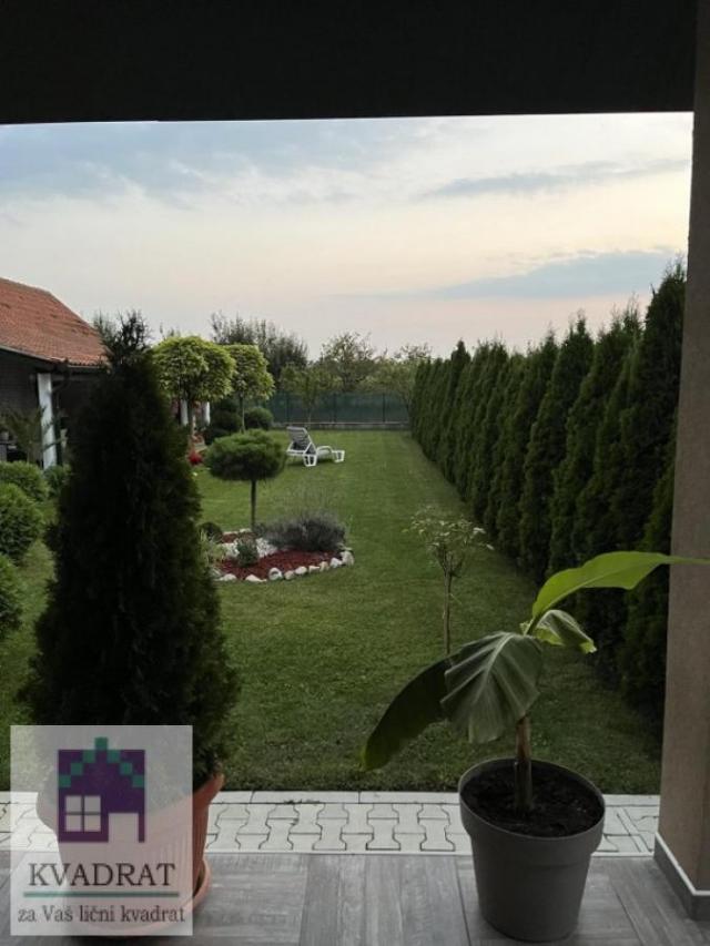 Kuća 226 m² + pomoćna kuća 108 m², 10 ari, Obrenovac, Veliko Polje – 350 000 €