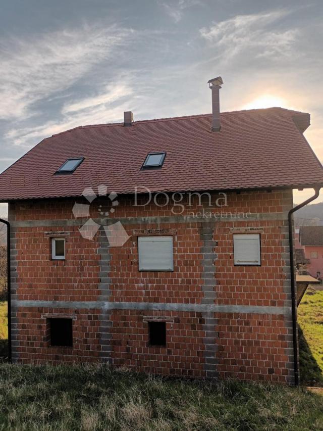 Roh-bau kuća u Vugrovcu s velikim potencijalom