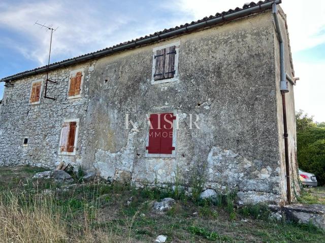 Istra, Kršan – Stancija s predivnim pogledom na Učku