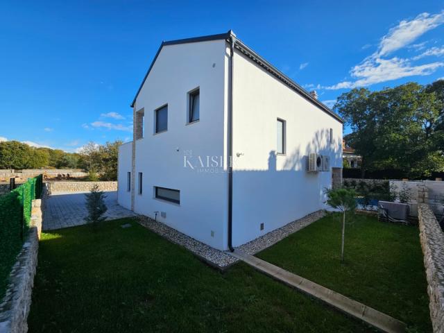 Island of Krk, Malinska - modern house with swimming pool