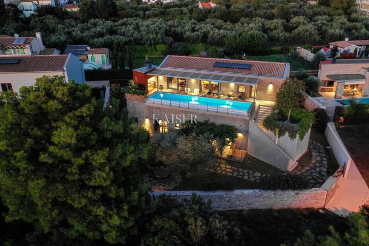 Istra, Fažana, moderna dizajnerska vila s bazenom