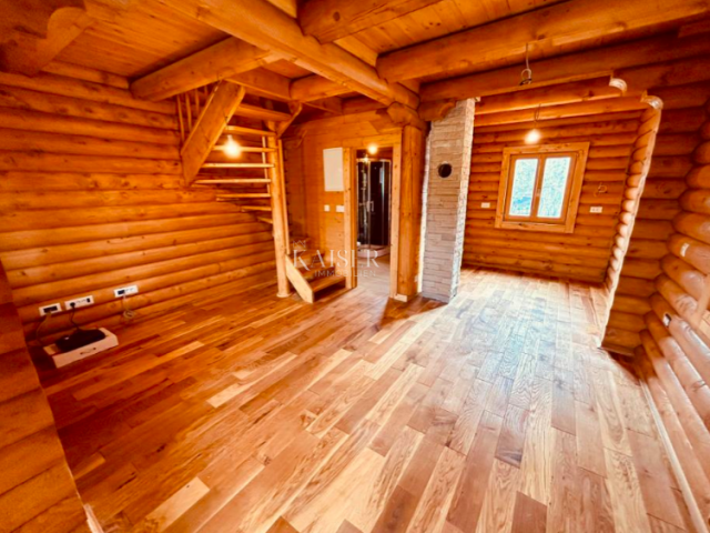 Fužine - Drvena kuća izgrađena od trupaca  99m2 (Novogradnja)