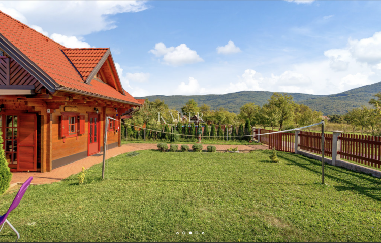 Lika, Ličko Lešće - beautiful houses in the heart of Lika