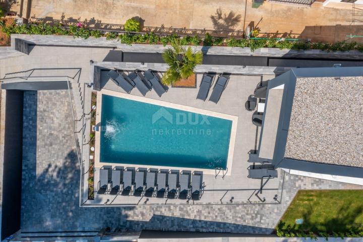 OPATIJA, MOŠĆENIČKA DRAGA - two new villas with swimming pool, 410m2 + 225m2 with garden, furniture 