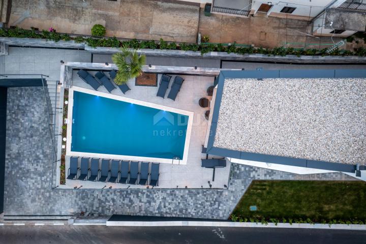 OPATIJA, MOŠĆENIČKA DRAGA - two new villas with swimming pool, 410m2 + 225m2 with garden, furniture 