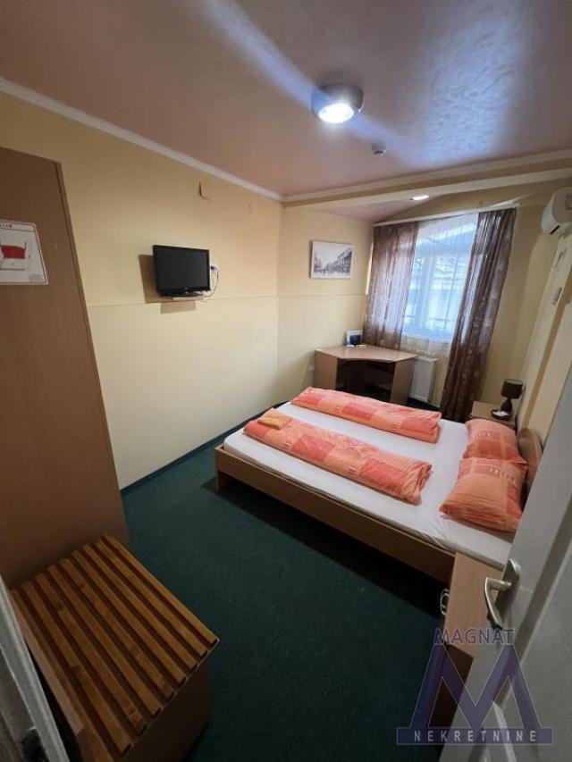 Novi Sad, Sajam. Troiposoban dupleks kod Sajma uređen za hostel, urađena kategorizacija sa 3 zvezdic