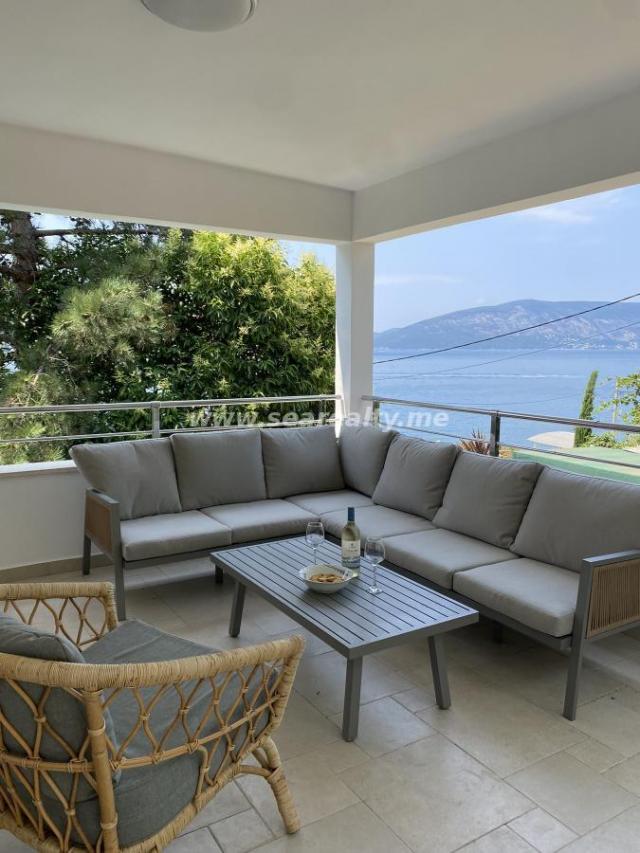 House for Sale in Herceg Novi with sea view