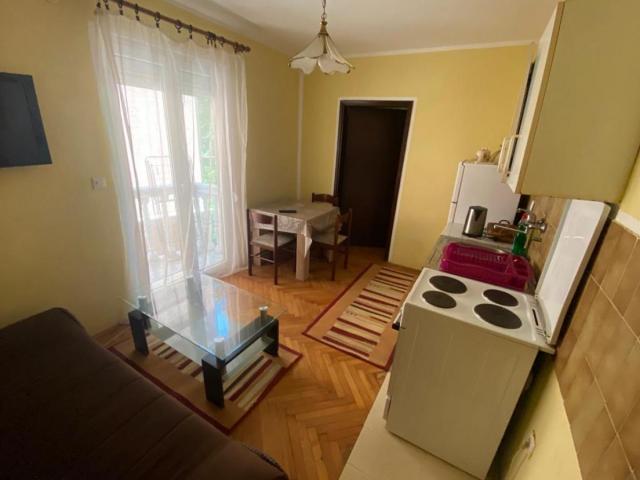 Nice 1-bedroom apartment in an excellent location in Budva for rent