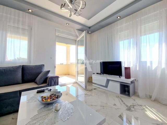 Luxury villa for long-term rent in Kotor