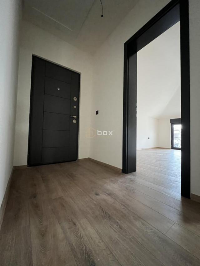 Troiposoban stan, 96m2, Beverly Hills