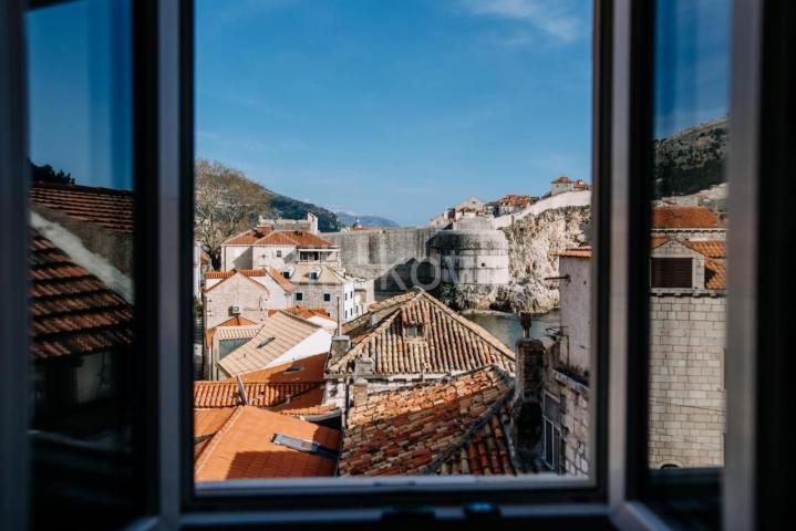 Prodaja, Dubrovnik, kamena kuća u staroj jezgri