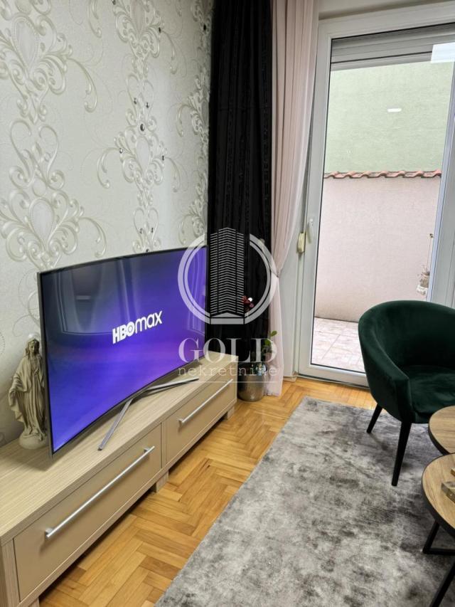Moderno opremljen stan u Novom Sadu sa idealnim rasporedom ID#6930
