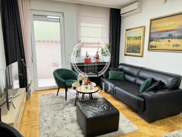 Moderno opremljen stan u Novom Sadu sa idealnim rasporedom ID#6930