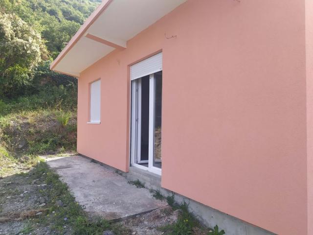 Kuća u selu Bratešići