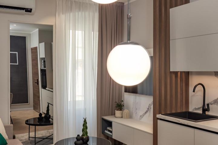 Rijeka, Centar, novouređen luksuzan stan NKP 100 m2 s tri apartmana