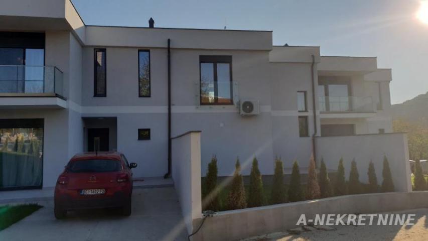 Apartman, Vrdnik, 111m. kv. 250000eura