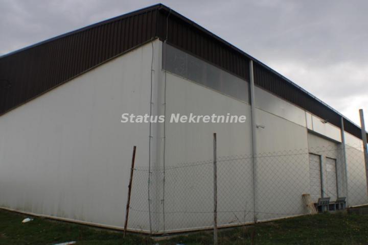 Novi Sad-Dve Hale 4000 m2 na Atraktivnoj Lokaciji za Distribucijske Centre-065/385 8880