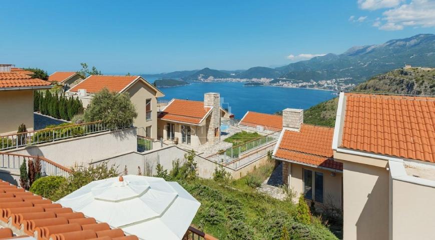 New villa in a luxury complex with panoramic views