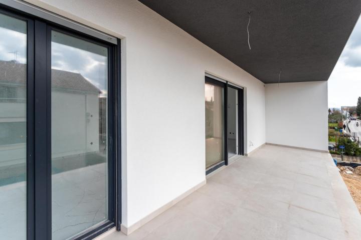 Trogir, odličan dvosoban stan na prvom katu NKP 62. 5 m2