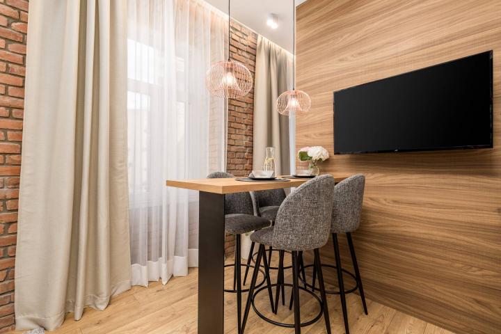 Rijeka, Centar, novouređen luksuzan stan NKP 104 m2 s tri apartmana