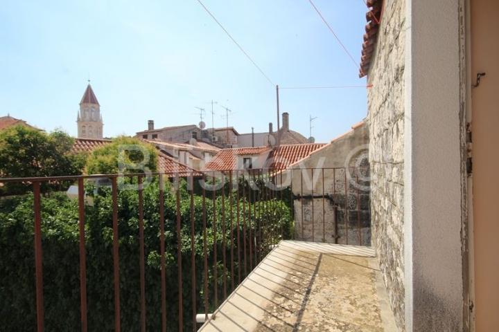 Kamena kuća u staroj jezgri Trogira, prodaja