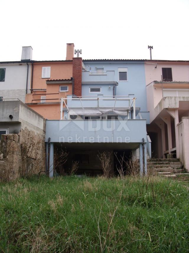 Otok Krk, Baška (okolica) - Renovirana kuća sa dva apartmana