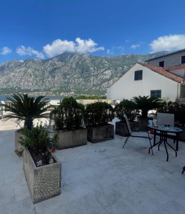 Apartment one step from the sea, Prcanj, Kotor