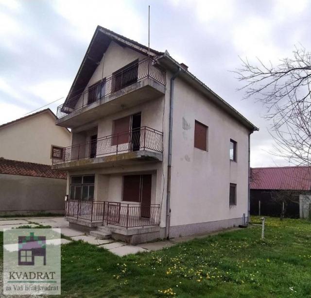 Kuća 228 m², 12 ari, Obrenovac, Barič – 130 000 €