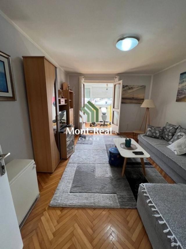Two-room apartment for rent in the city center IS175BD