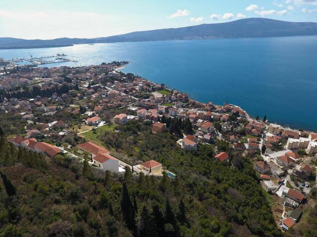 Project for 4 villas with building permits, Tivat