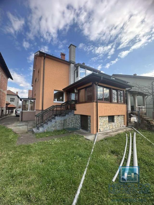 Na prodaju kompletno nameštena kuća u Ćupriji