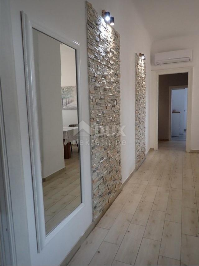 RIJEKA, BANDEROVO - Wohnung, 109 m2, 3 Schlafzimmer + Badezimmer, komplett möbliert, große Terrasse!