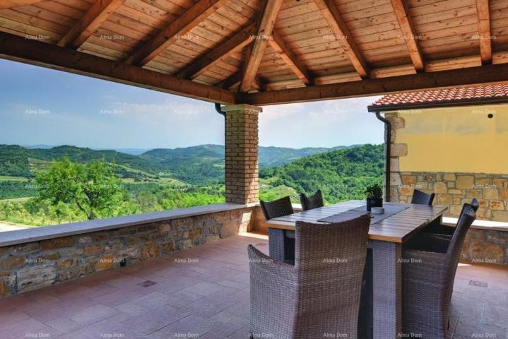 Villa A beautiful villa with a swimming pool near Pazin is for sale