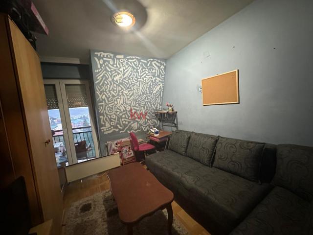 Trosoban stan na prodaju u Knjaževačkoj ulici, 68m2