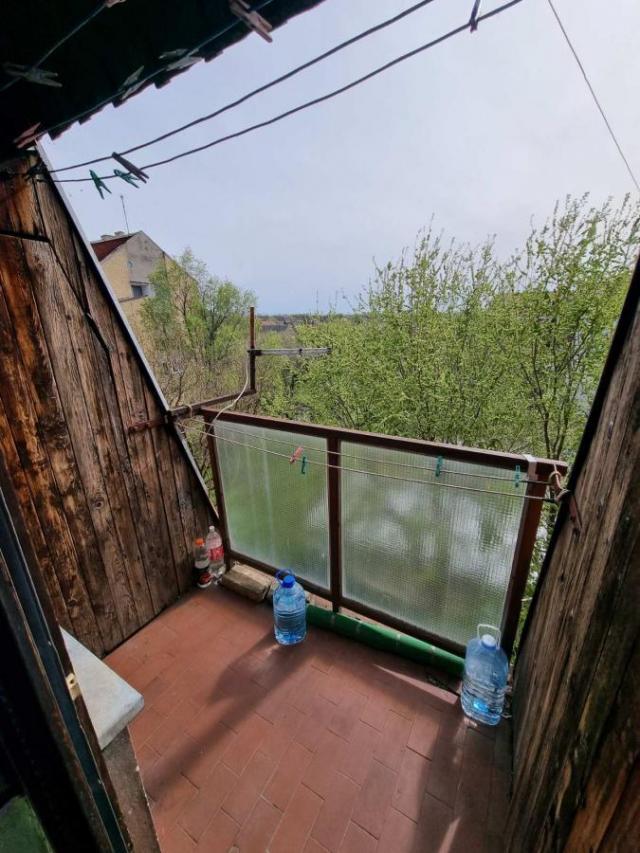 Ekskluzivna prodaja - Vrbas - trosoban stan u izvornom stanju - 65000 eura