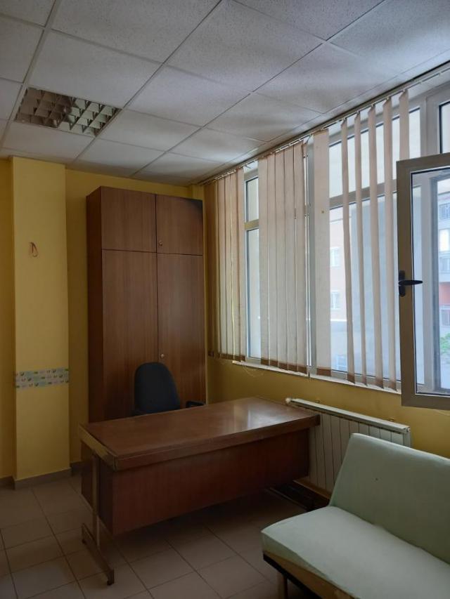 Novi Sad - Bulevar Evrope - kancelarijski poslovni prostor - 250 eura