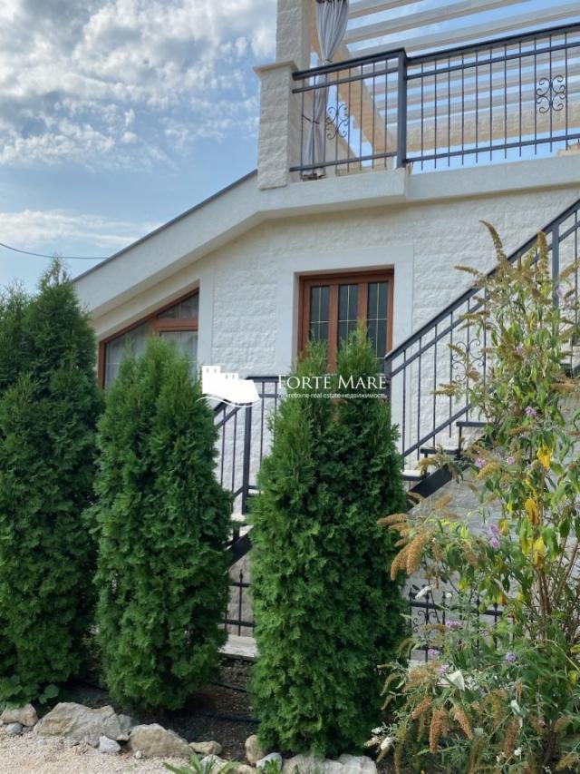 House for sale in Herceg Novi, Topla III area