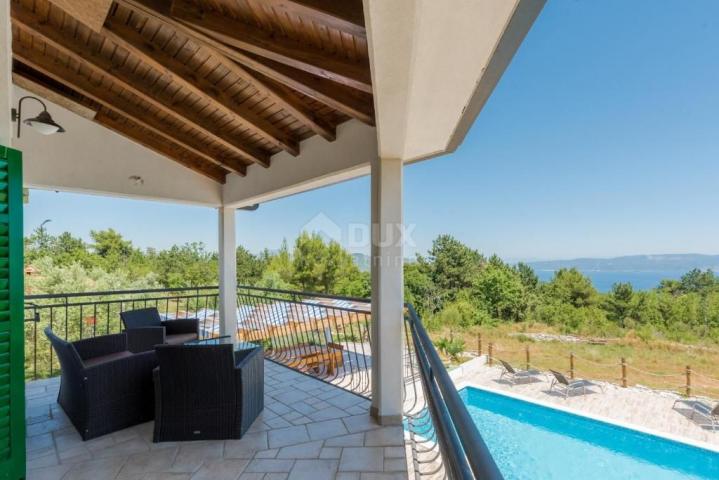 ISTRIA, RABAC (surroundings) - Spacious house with pool, first row to the sea, sea view. A rarity on