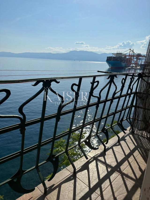 Rijeka, Pećine - Predivan sunčan stan prvi red do mora + apartman u suterenu 135 m2