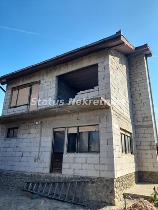Futog-Spratna Porodična kuća 150 m2 za Apsolutno Renoviranje u blizini Dunava i Plaže-065/385 8880