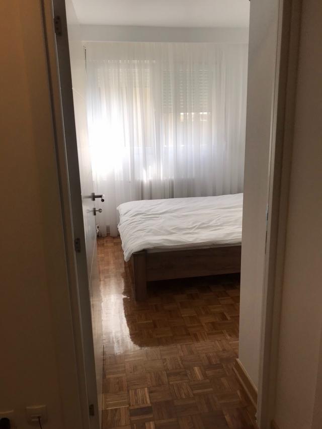 Izdavanje lux dvosobnog stana-Novi Beograd, Hotel Yugoslavija 