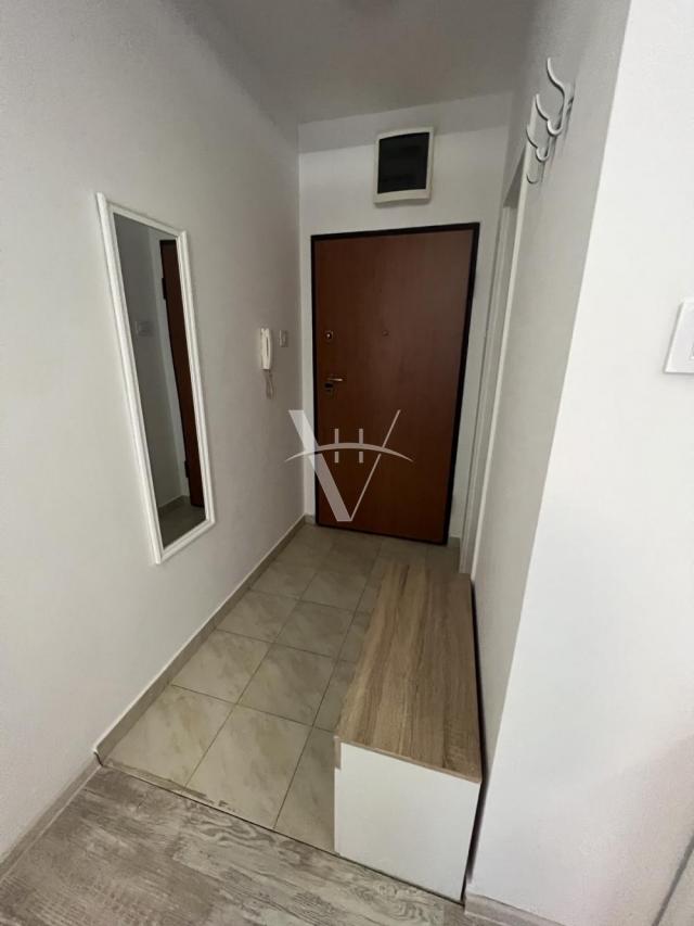 Izdaje se jednoiposoban stan, Ćirpanova, 40m2, 500€ ID#1140