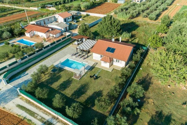 ROVINJ - DETACHED HOUSE WITH SWIMMING POOL AND BEAUTIFUL YARD