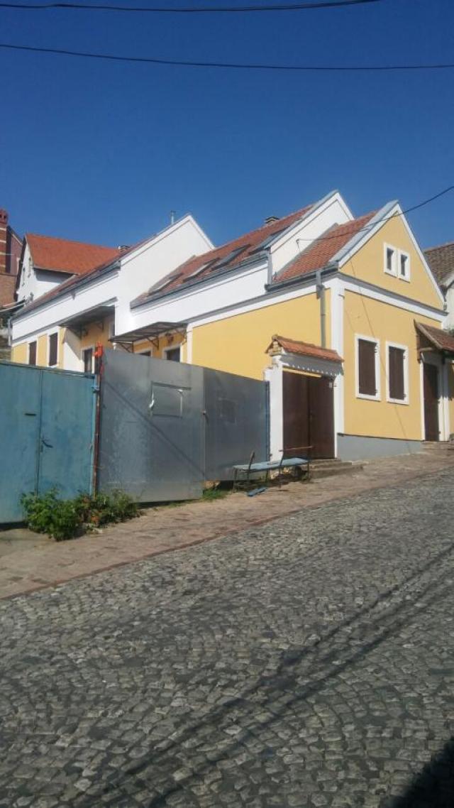 Gardoš, Sinđelićeva, 160 m2, 4 ara placa