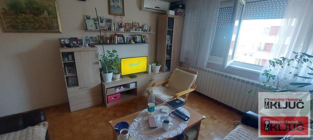 KOD ŽELEZNIČKE STANICE, 50m2, Dvosoban, Renoviran