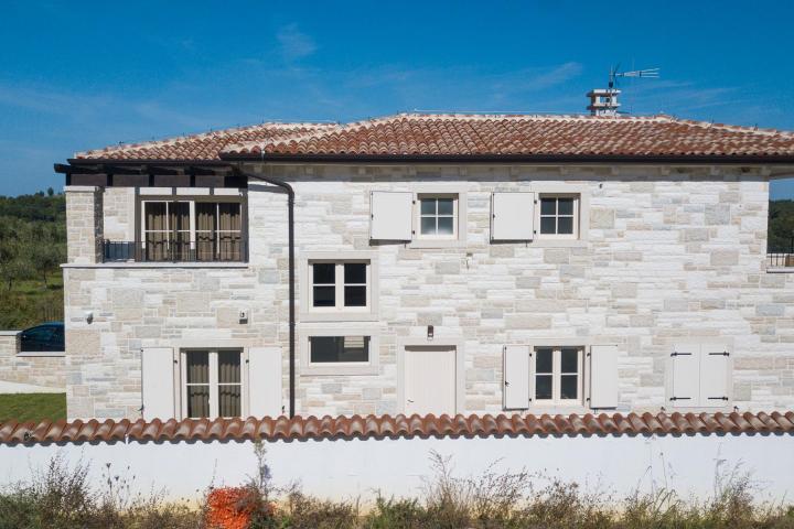 Istra, Momjan, moderna kamena vila